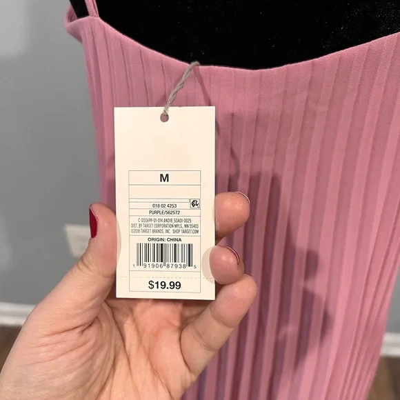 Cute pink sleeveless top!💗 - Picture 4 of 6